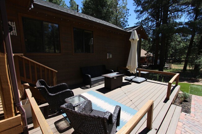 Building Photo - Peaceful Kachina Village Home | Backs National Forest + A/C