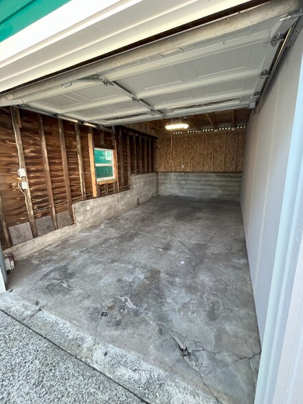 Building Photo - 810 33rd St