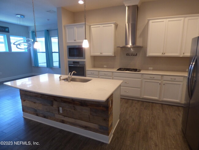 Building Photo - 92 Archwood Dr