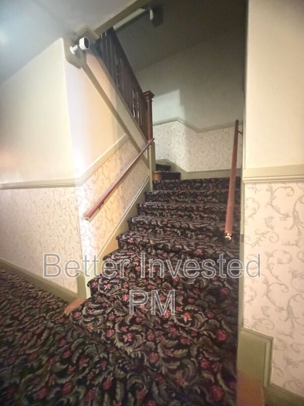 Building Photo - 526 B St