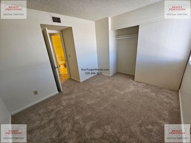 Building Photo - 22nd & Kolb Area Condo - Upstairs unit in Langley Gardens