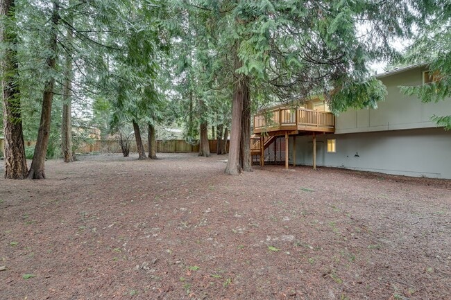 Building Photo - Beautiful 4 bedroom house with large backyard for rent in Sammamish!