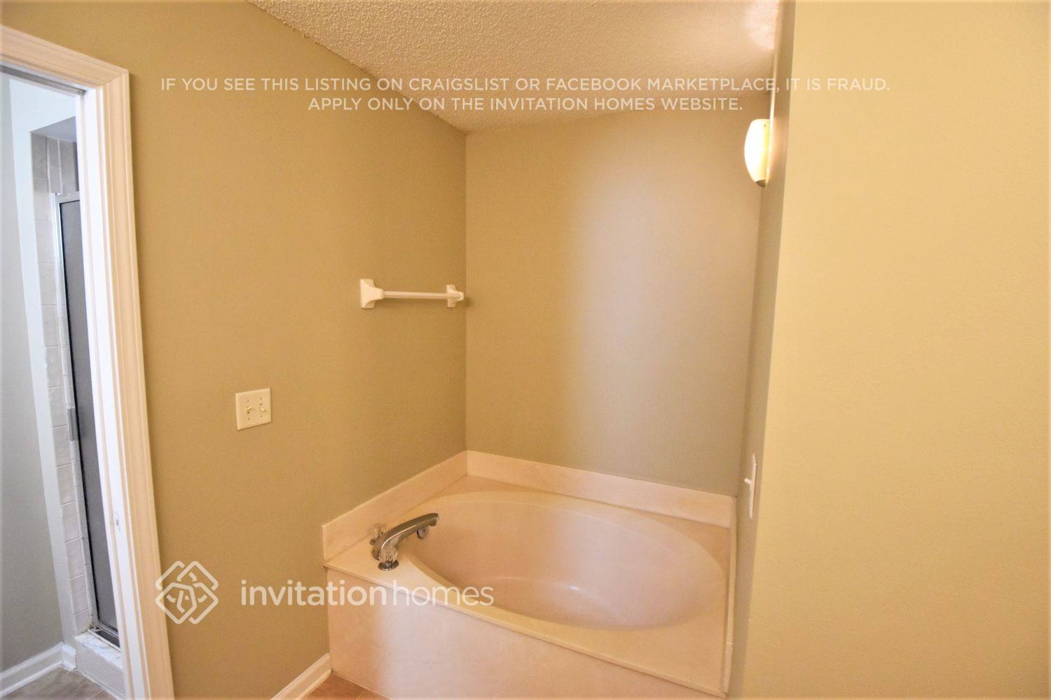 Building Photo - 13509 Las Brisas Way N