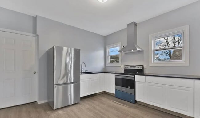 Building Photo - 213 Westland St