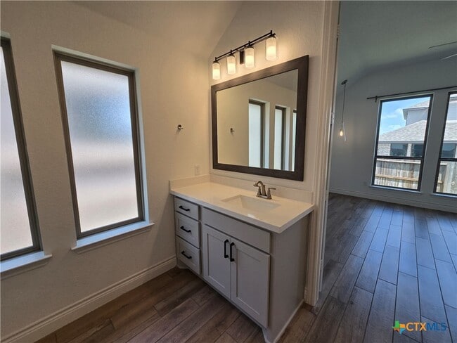 Building Photo - 2216 Prado Dr