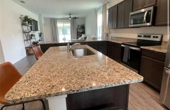 Building Photo - 6236 Dolostone Dr