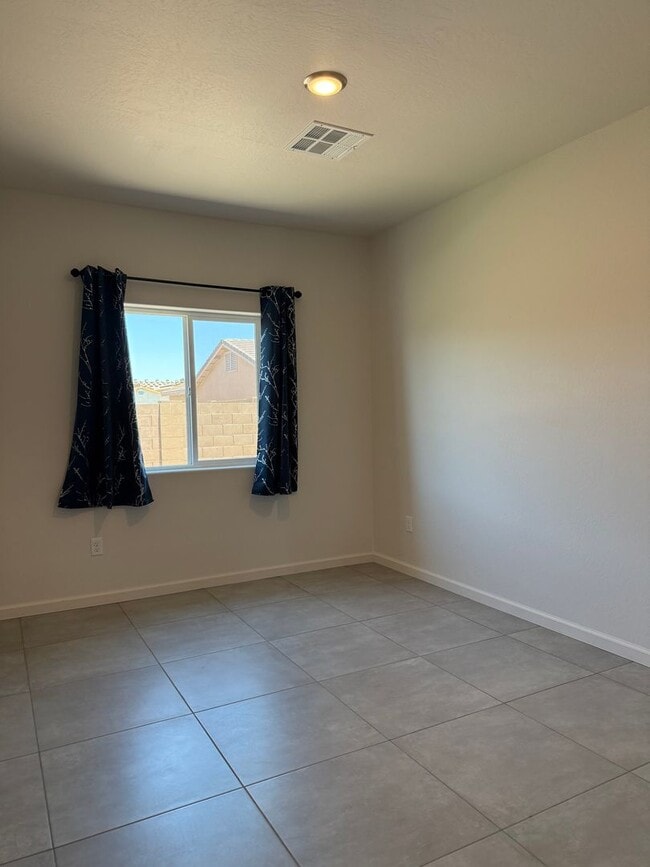 Building Photo - EL RANCHO ENCANTADO