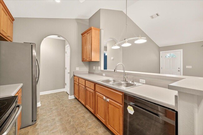 Building Photo - 4 Swift Pass