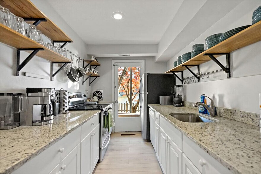 Building Photo - 3303 Water St NW