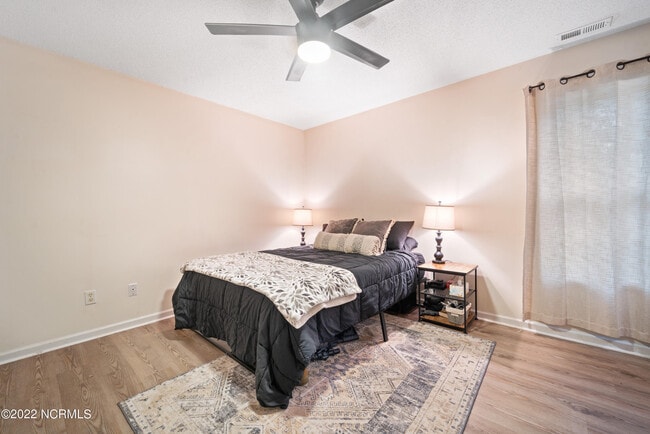 Building Photo - 128 Sweet Water Dr