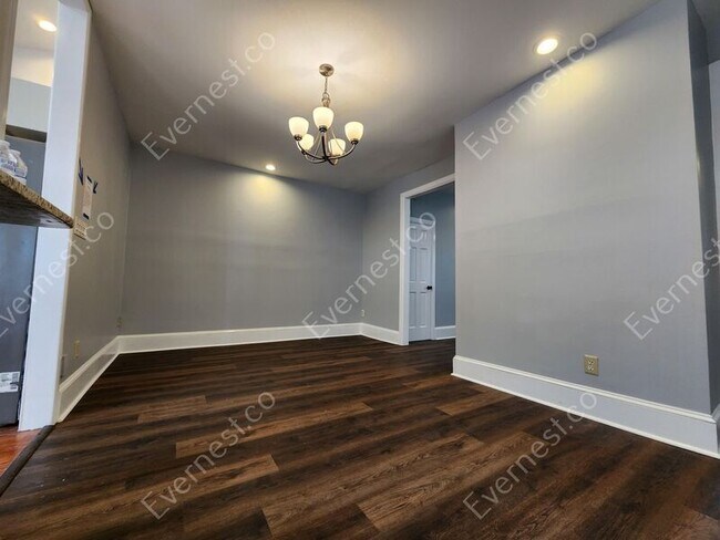 Building Photo - 41 Delta Pl NE