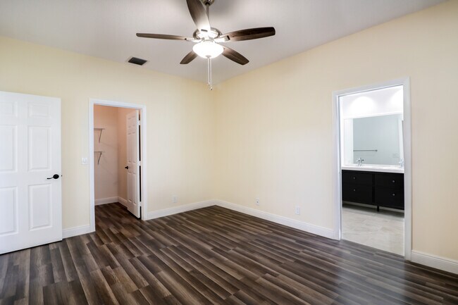 Building Photo - Newly Remodeled 3/2 in Cooper City