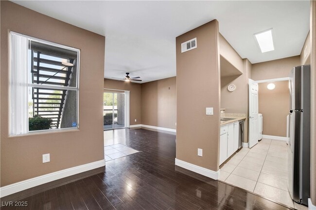 Building Photo - 8000 W Badura Ave