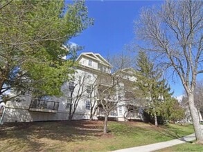 Building Photo - 352 Hildred Dr