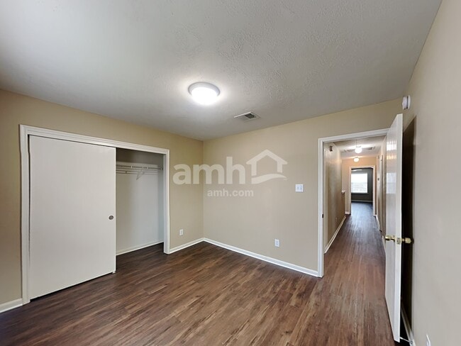 Building Photo - 19130 Yellow Thrush Dr