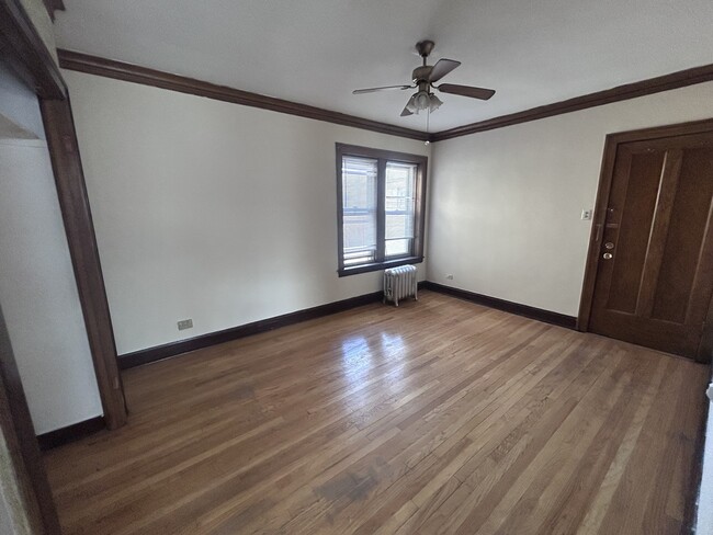 Building Photo - 3152 N Linder Ave