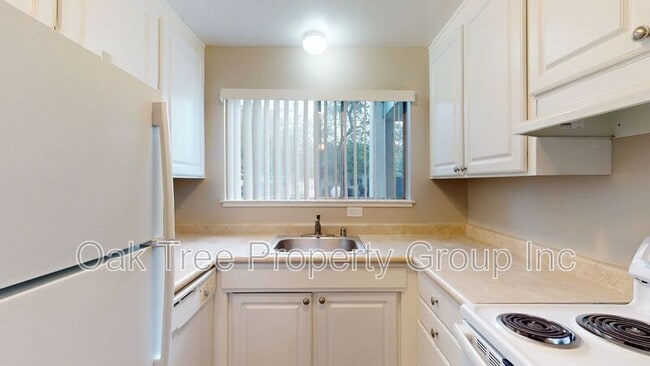 Building Photo - 1674 Cordoba St