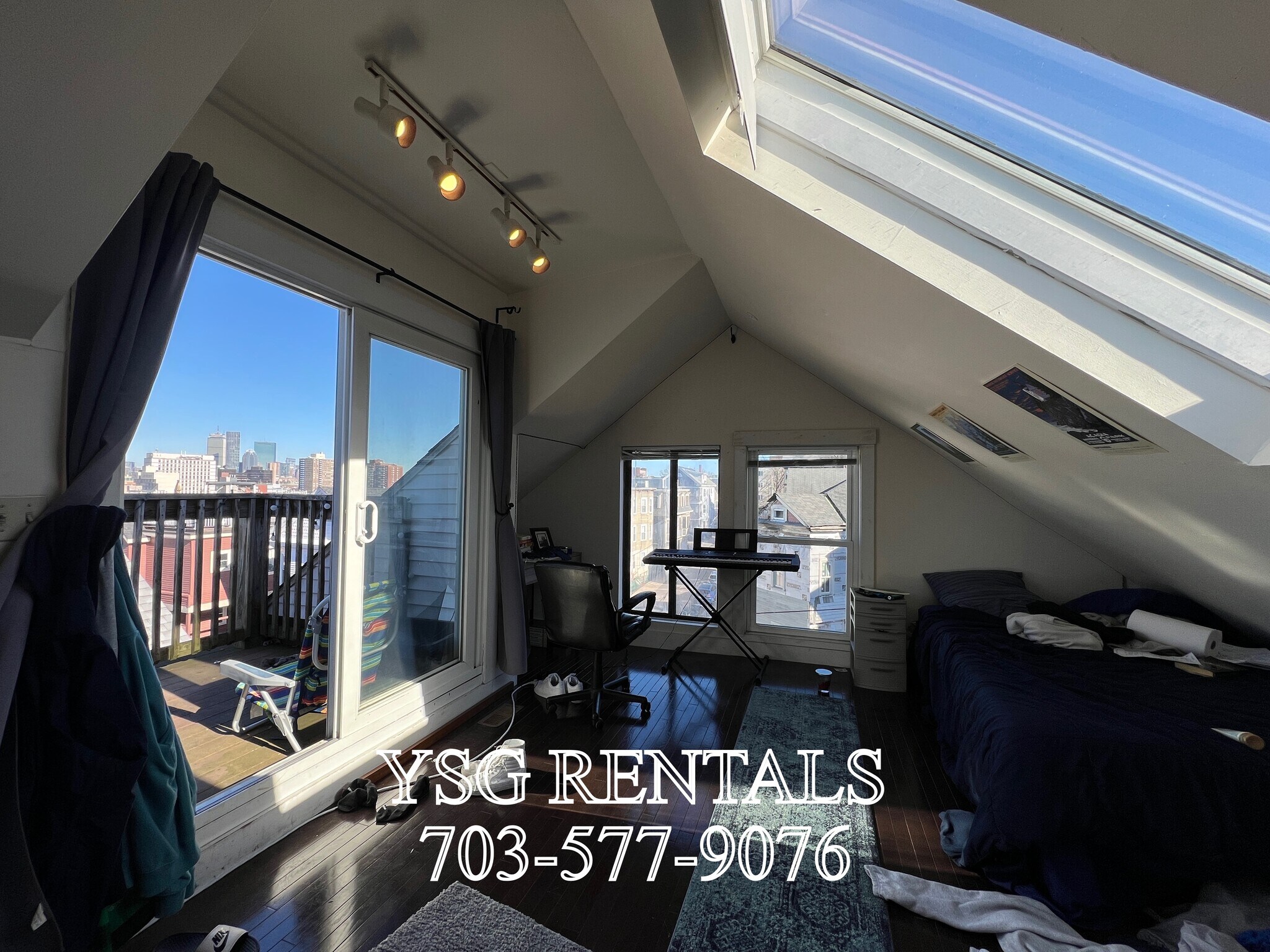 Building Photo - 9 Sunset St