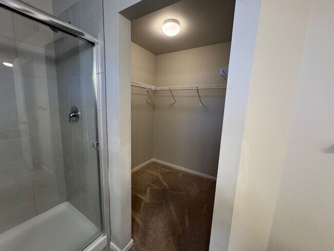 Building Photo - SE Bend neighborhood with community pool