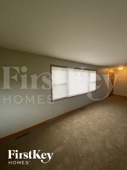 Building Photo - 422 Granville Ave