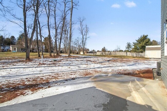 Building Photo - 1355 Valley Green Rd