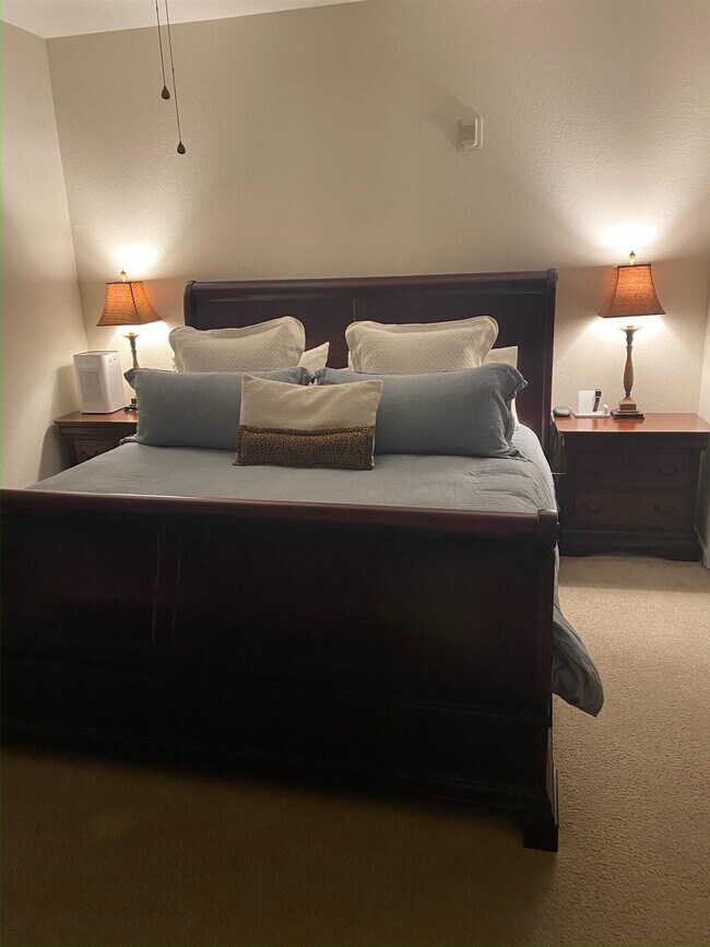 Building Photo - 2801 Chancellorsville Dr