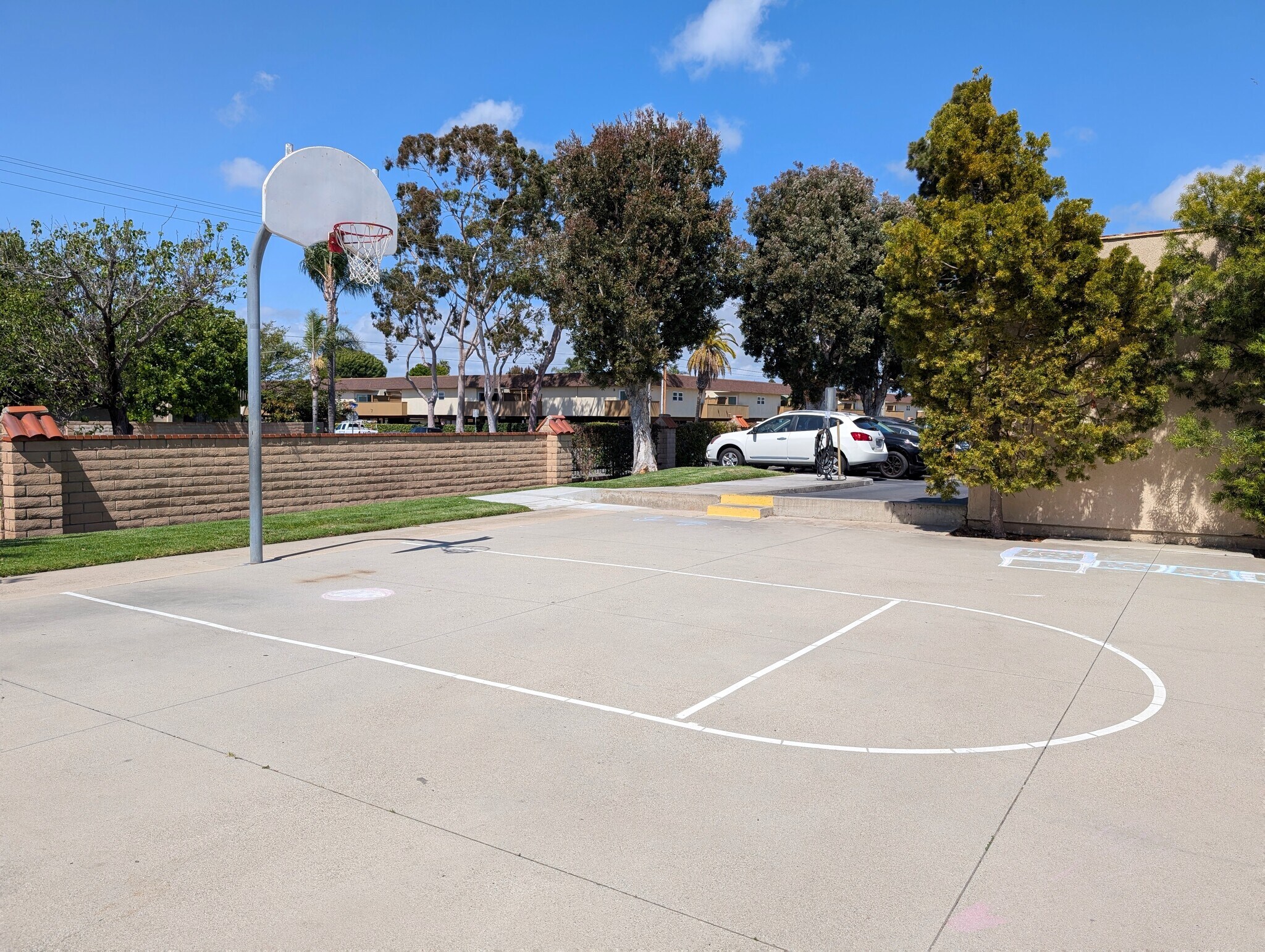 Building Photo - 4852 Cabana Dr