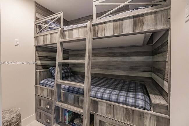 Building Photo - 117 Ocean Key Way