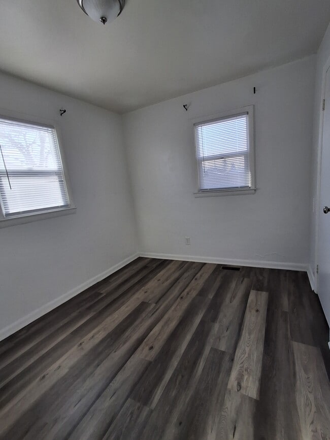 Building Photo - 2514 Chase St