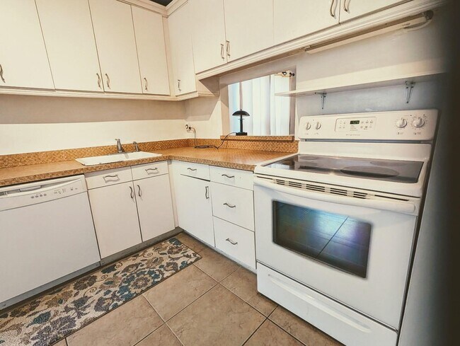Building Photo - 2700 Fiore Way