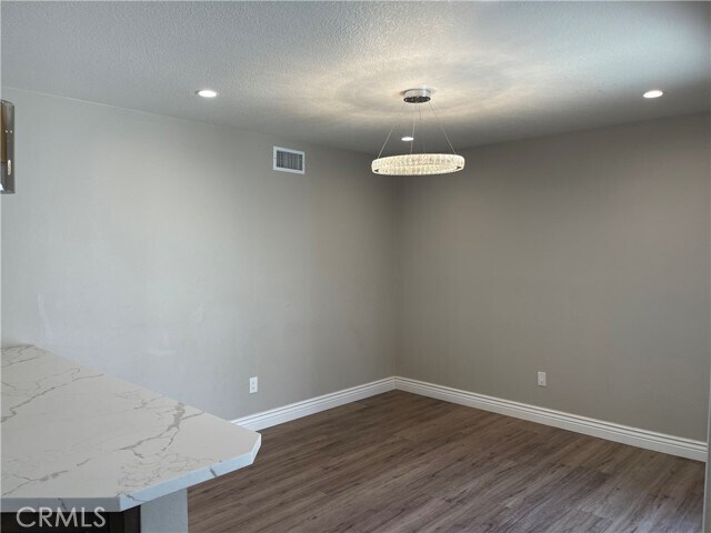 Building Photo - 609 W Palm Dr