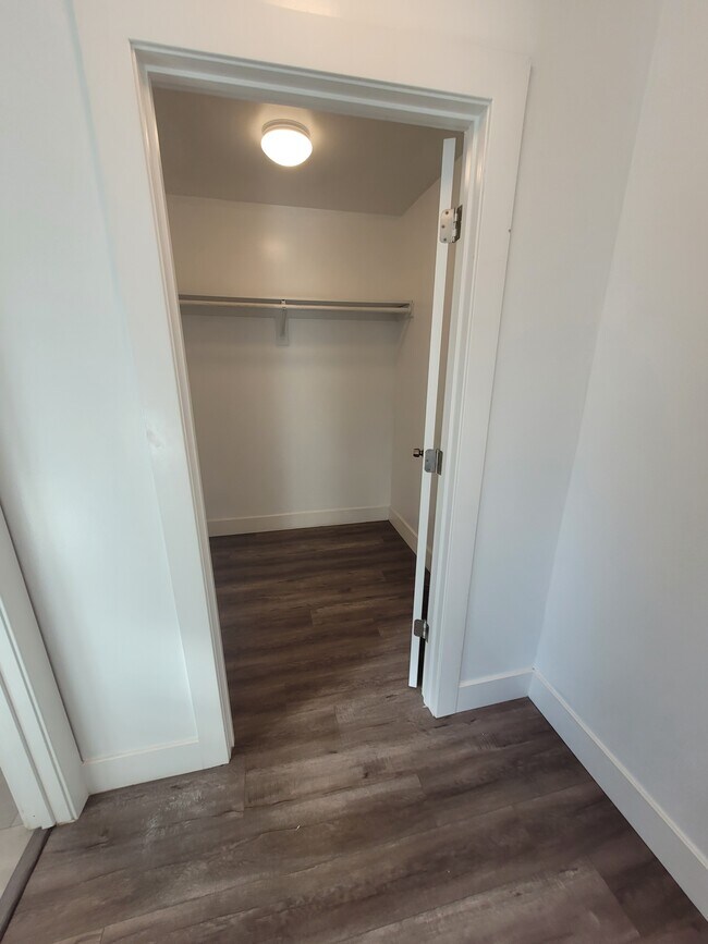 Building Photo - 25207 Frampton Ave