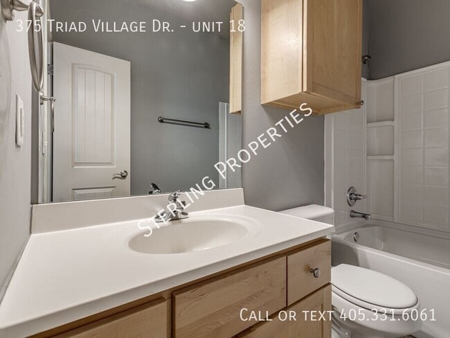 Building Photo - 375 Triad Village Dr