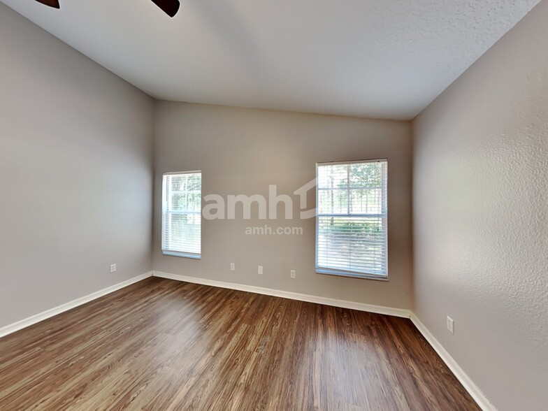 Building Photo - 204 Silver Palms Cir