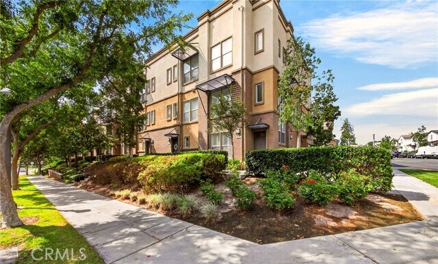 Building Photo - 2256 Clark Dr