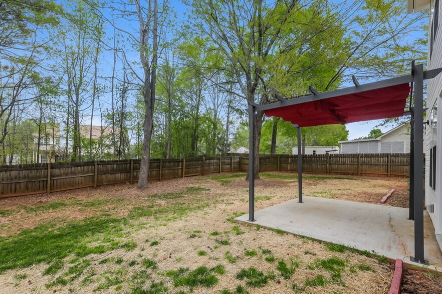 Building Photo - 459 Clearwater Way