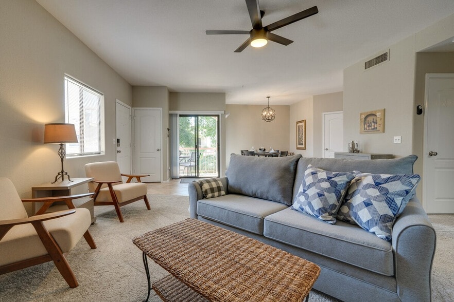 Building Photo - 9151 W Greenway Rd