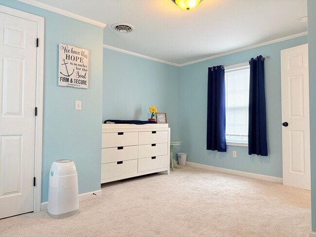 Building Photo - Modern Charm & Walkable Downtown Living in...