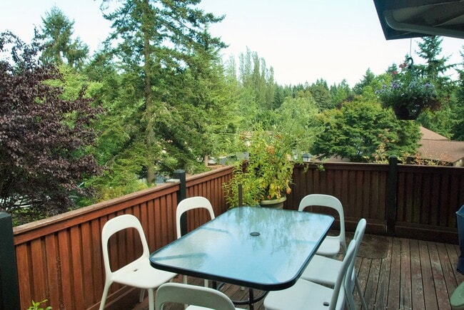 Building Photo - Spacious Cherry Crest Home with Exceptional Natural Light & Privacy