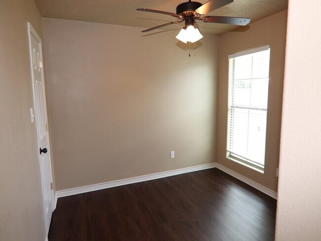 Building Photo - 826 S Village Creek Pkwy