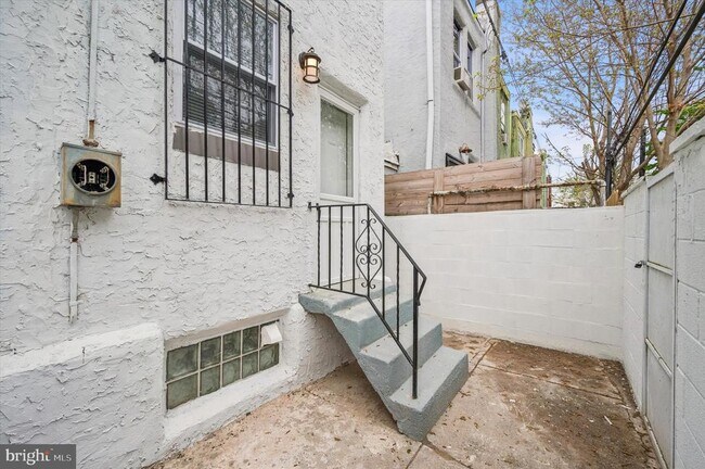 Building Photo - 1523 S Etting St