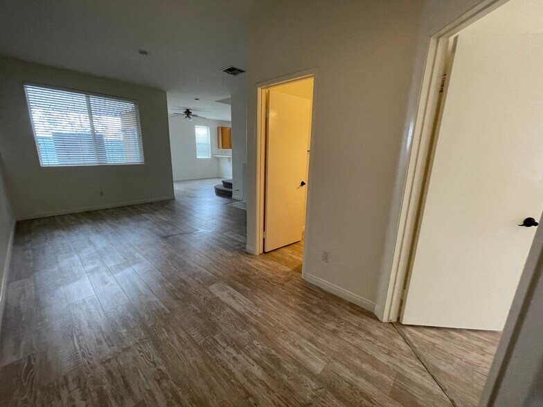 Building Photo - 2300 Jeans Ct