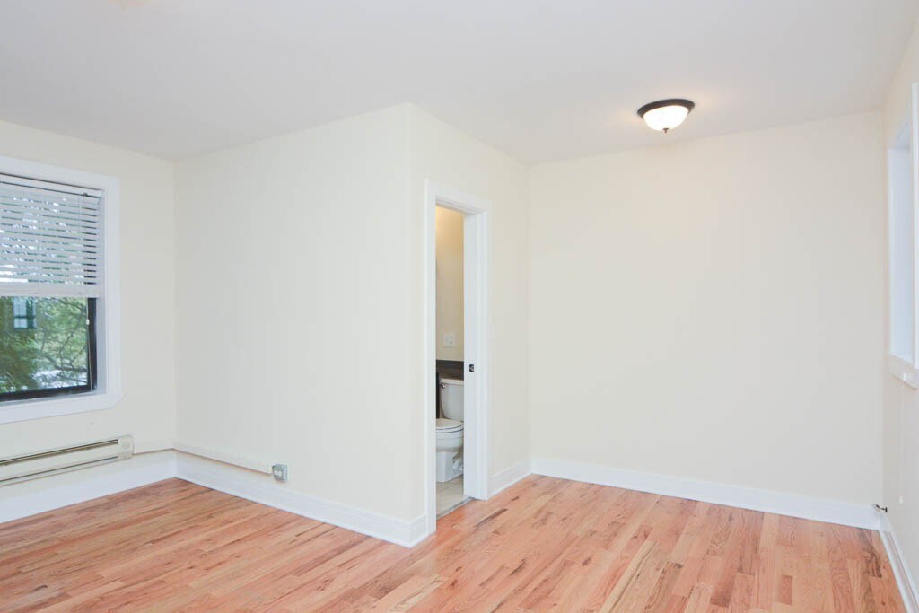 Building Photo - 4530 N Damen Ave