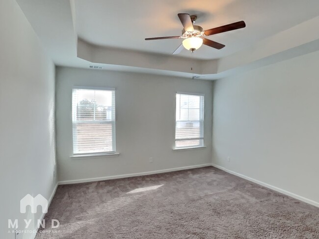 Building Photo - 117 Dasher Dr