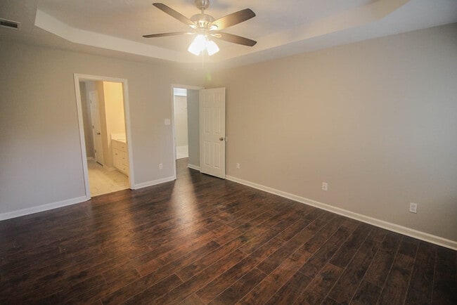 Building Photo - 525 Cashel Rd