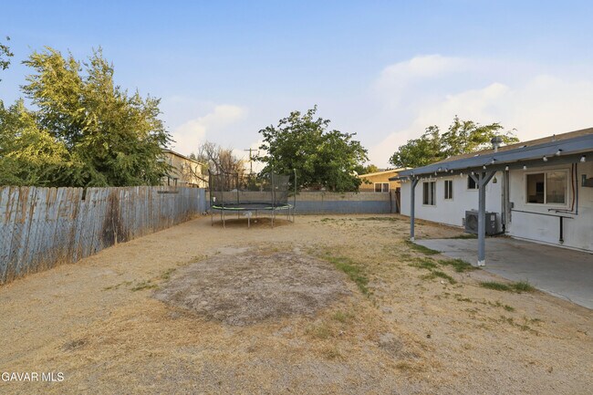 Building Photo - 38466 Sumac Ave