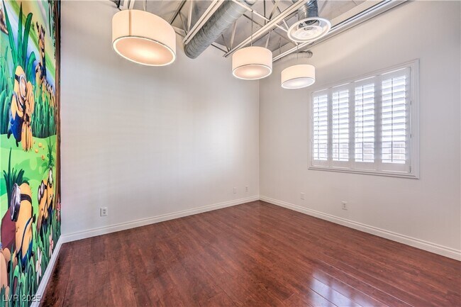 Building Photo - 5626 Deer Creek Falls Ct
