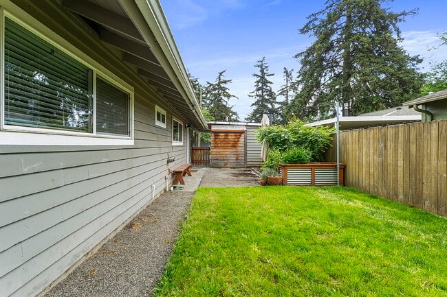Building Photo - 5359 SE 91st Ave