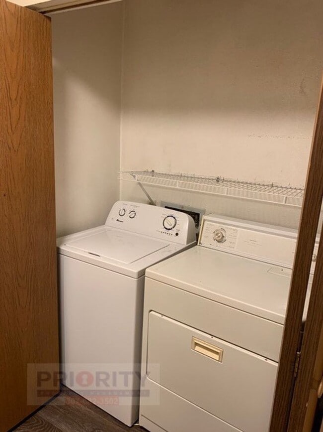 Building Photo - 532 Oregon Ave