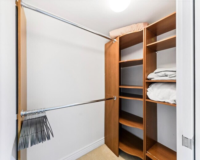 Building Photo - 101 S Fort Lauderdale Beach Blvd